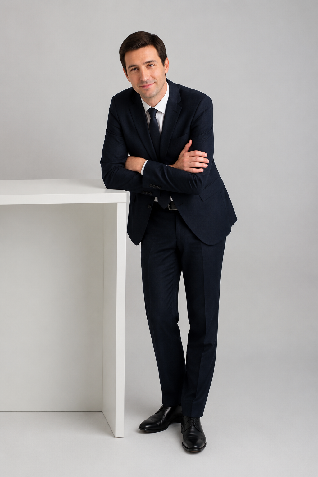 Confident Desk Lean